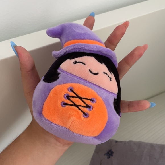 Mini Witch Squishmallow - Picture 4 of 5